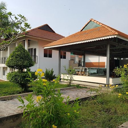 Hotel Làng Nổi Tân Lập Moc Hoa Esterno foto
